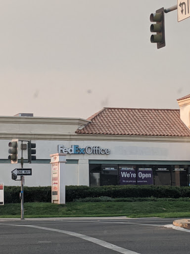 Print Shop «FedEx Office Print & Ship Center», reviews and photos, 393 W Shaw Ave a, Clovis, CA 93612, USA