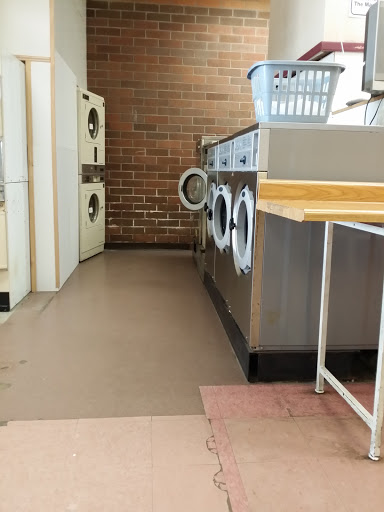 Laundromat «Martinazzi Drycleaner & Coin Laundromat (Laundromat Open till 9:30 PM Everyday)», reviews and photos, 19401 SW Martinazzi Ave, Tualatin, OR 97062, USA