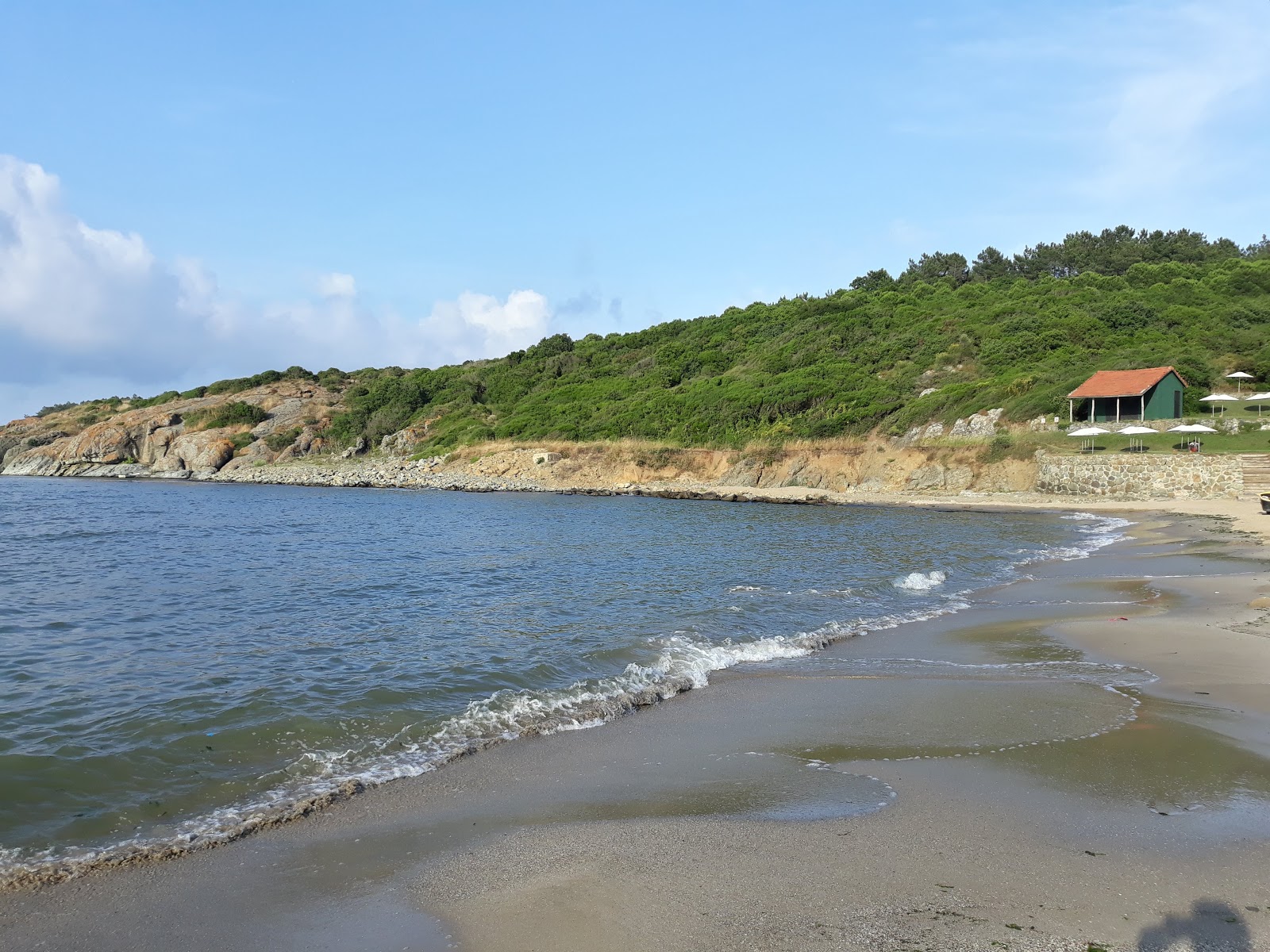 Foto von Uzunya beach mit kleine bucht