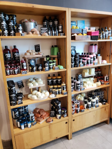 Cosmetics Store «Lush», reviews and photos, 4200 Conroy Rd, Orlando, FL 32839, USA