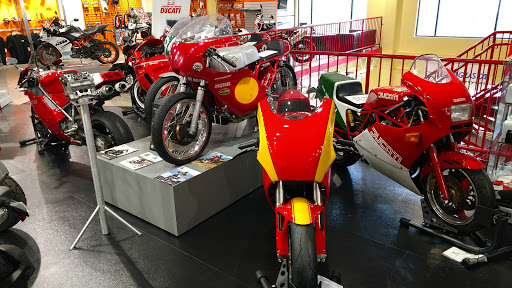 Motorcycle Dealer «Commonwealth Motorcycles», reviews and photos, 625 E Jefferson St, Louisville, KY 40202, USA