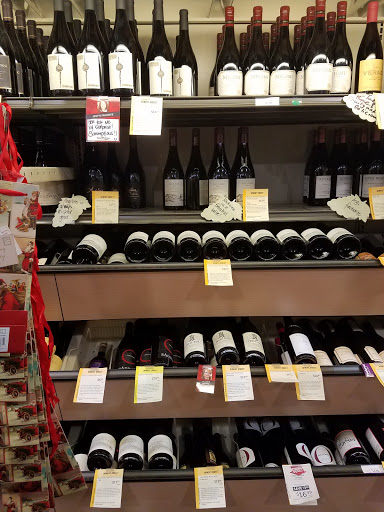 Wine Store «Total Wine & More», reviews and photos, 1744 Laskin Rd, Virginia Beach, VA 23454, USA