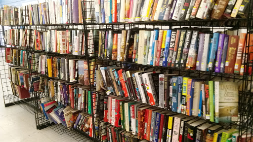 Thrift Store «75th & Thomas Goodwill Retail Store, Donation Center & Career Center», reviews and photos, 2929 N. 75th Ave, Phoenix, AZ 85033, USA