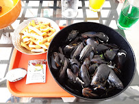 Plats et boissons du Restaurant de fruits de mer La Minute Moule Cannes Marina à Mandelieu-la-Napoule - n°17