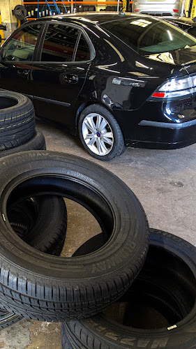 Comments and reviews of Bathwick Tyres - Team Protyre
