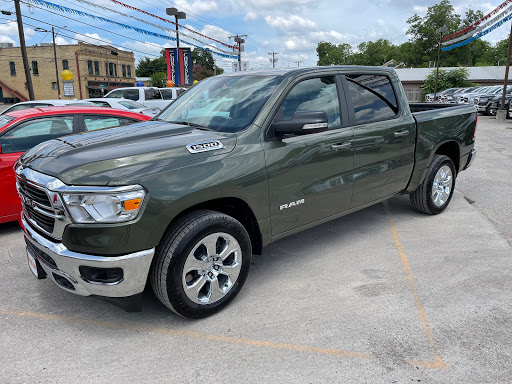 Used Car Dealer «Bluebonnet Chrysler Dodge», reviews and photos, 547 S Seguin Ave, New Braunfels, TX 78130, USA