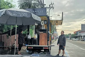 Kaffee On Street image