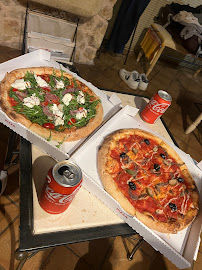 Plats et boissons du Pizzas à emporter Chez Seb & Jess - Pizza Rossi à Saint-Marc-Jaumegarde - n°11