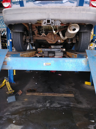 Auto Repair Shop «Monro Muffler Brake & Service», reviews and photos, 833 W Main Rd, Middletown, RI 02842, USA