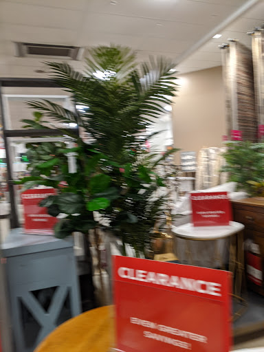 Home Goods Store «HomeGoods», reviews and photos, 7937 113th St, Seminole, FL 33772, USA