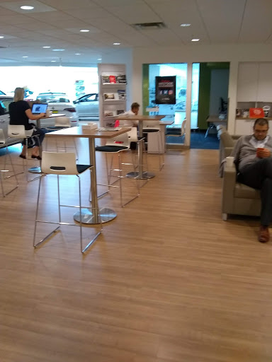 Volkswagen Dealer «Luther Westside Volkswagen», reviews and photos, 2370 MN-100, St Louis Park, MN 55416, USA