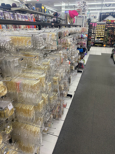 Beauty Supply Store «Diamond Beauty & Barber Supply», reviews and photos, 1967 S Military Hwy, Chesapeake, VA 23320, USA