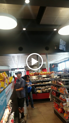 Gas Station «QuikTrip», reviews and photos, 11525 Dorsett Rd, Maryland Heights, MO 63043, USA