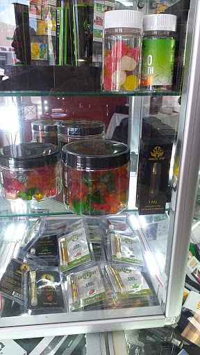 Vaporizer Store «Miami Vape Smoke Shop», reviews and photos, 471 NE 167th St, North Miami Beach, FL 33162, USA