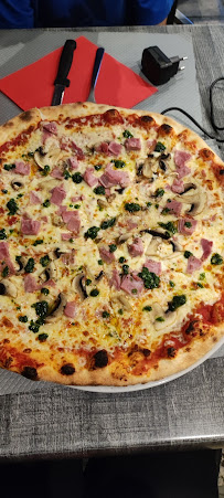 Plats et boissons du Pizzeria France Pizza à Contes - n°13
