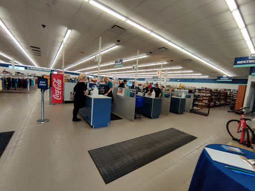 Thrift Store «Lake Hallie Goodwill Retail Store & Training Center», reviews and photos, 2759 S Prairie View Rd, Chippewa Falls, WI 54729, USA