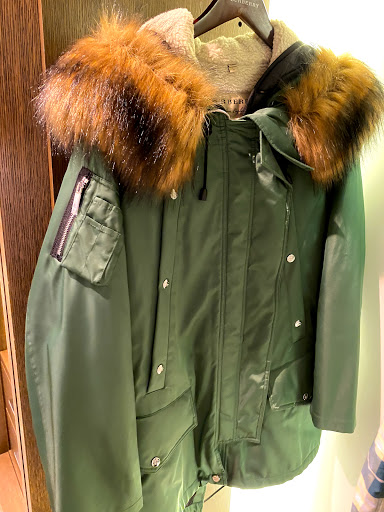 Clothing Store «Burberry Outlet», reviews and photos, 5220 Fashion Outlets Way, Rosemont, IL 60018, USA