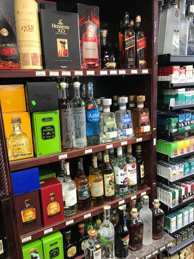 Convenience Store «McCormick Market», reviews and photos, 80 E Cermak Rd C, Chicago, IL 60616, USA