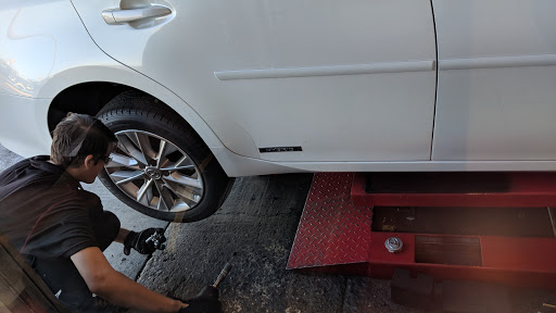 Tire Shop «Discount Tire Store - San Diego, CA», reviews and photos, 5860 Miramar Rd, San Diego, CA 92121, USA