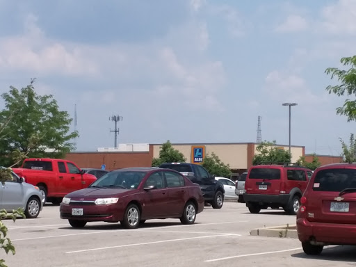 Supermarket «ALDI», reviews and photos, 2505 N Hwy 67, Florissant, MO 63033, USA