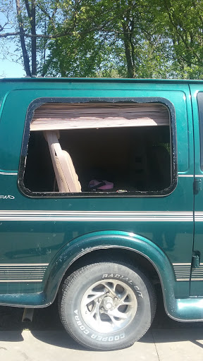 Auto Glass Shop «First & Last Auto Glass», reviews and photos, 905 N Maple St, Searcy, AR 72143, USA