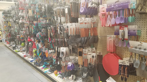 Home Goods Store «At Home», reviews and photos, 5901 Mercury Dr, Dearborn, MI 48126, USA