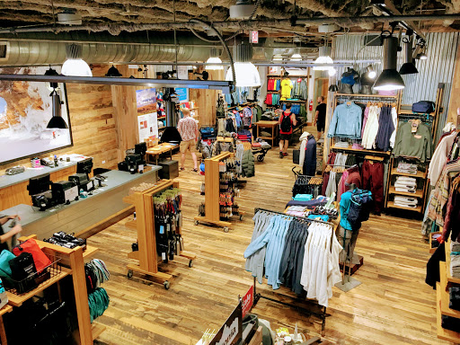 Clothing Store «Patagonia Chicago The Magnificent Mile®», reviews and photos, 48 E Walton St, Chicago, IL 60611, USA