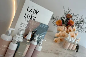 Lady Luxe Beauty image