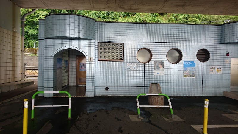 公衆トイレ(親不知ピアパーク)