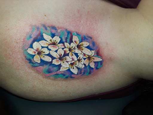 Explore honey bee tattoo ideas, creative tattoo ideas in Georgetown, available at Body Art Tattoos