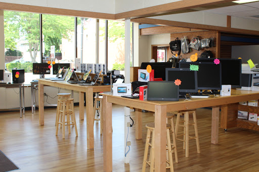 Computer Store «R/D Computer Sales & Services, Ltd. DBA Connecting Point Computer Center», reviews and photos, 1622 4th St, Peru, IL 61354, USA