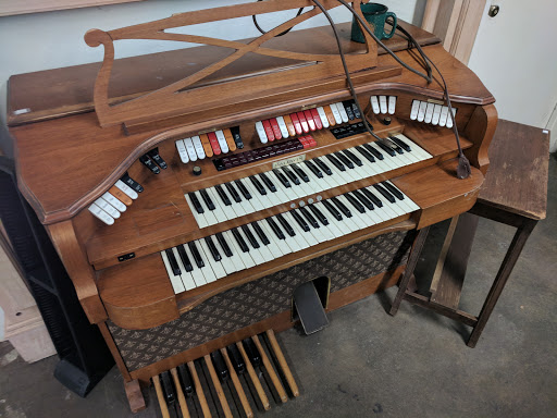 Thrift Store «Show Love Thrift», reviews and photos, 1405 Park Ave, Chico, CA 95928, USA