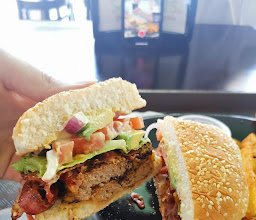 City Salads Plaza Andenes Colosio photo