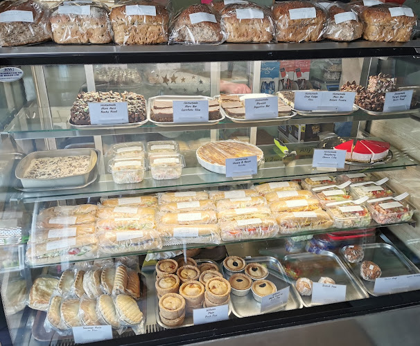 Comments and reviews of Huntington Village Stores & Sandwich / Cake Shop