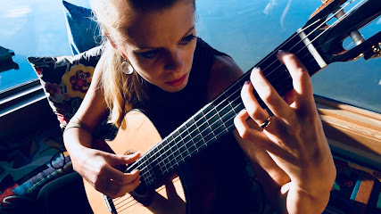 Louise Southwood Classical Guitarist