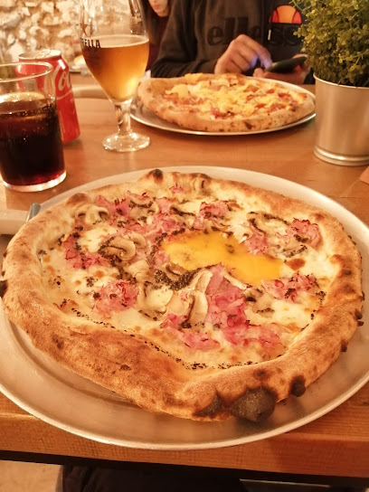 Pati pizza - Carrer del Bisbe Morgades, 9, 17500 Ripoll, Girona, Spain