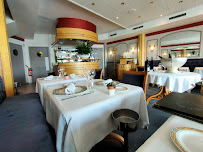 Atmosphère du Restaurant de fruits de mer Restaurant Café de Paris à Cherbourg-en-Cotentin - n°2