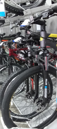 Sporting Goods Store «Academy Sports + Outdoors», reviews and photos, 140 E Bert Kouns Industrial Loop, Shreveport, LA 71106, USA