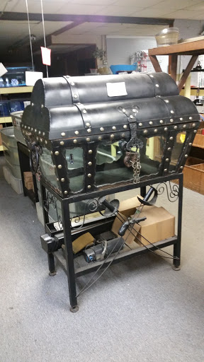 Pet Supply Store «M & M Pet Supplies Inc», reviews and photos, 15625 E Warren Ave, Detroit, MI 48224, USA