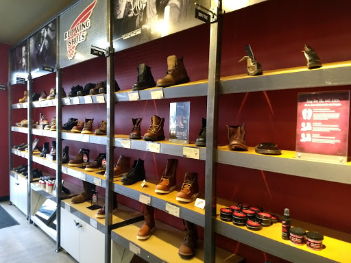 Shopping Mall «Tuskatella Shopping Center», reviews and photos, 1344 N Tustin St, Orange, CA 92867, USA