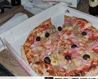 Plats et boissons du Pizzeria SHOW PIZZAS à Saint-Lamain - n°1