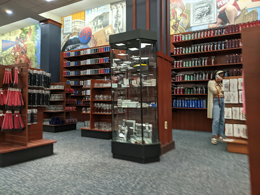 Book Store «University of Pennsylvania Bookstore», reviews and photos, 3601 Walnut St, Philadelphia, PA 19104, USA