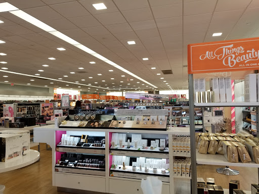 Cosmetics Store «Ulta Beauty», reviews and photos, 257 E 17th St, Costa Mesa, CA 92627, USA