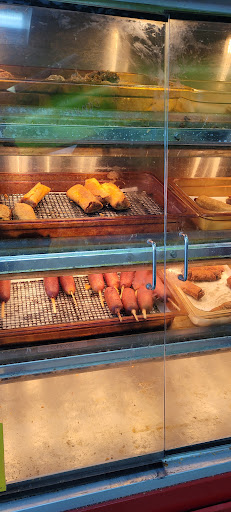 Convenience Store «Stripes Convenience Store», reviews and photos, 806 34th St, Lubbock, TX 79404, USA