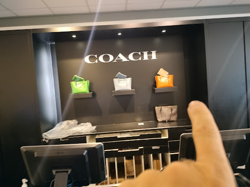 Outlet Mall «Sanibel Outlets», reviews and photos, 20350 Summerlin Rd, Fort Myers, FL 33908, USA