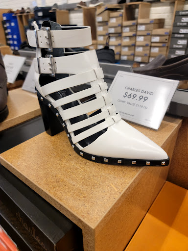 Shoe Store «DSW Designer Shoe Warehouse», reviews and photos, 2316 Monument Blvd, Pleasant Hill, CA 94523, USA