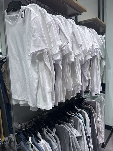 Clothing Store «Express», reviews and photos, 303 Memorial City Mall, Houston, TX 77024, USA