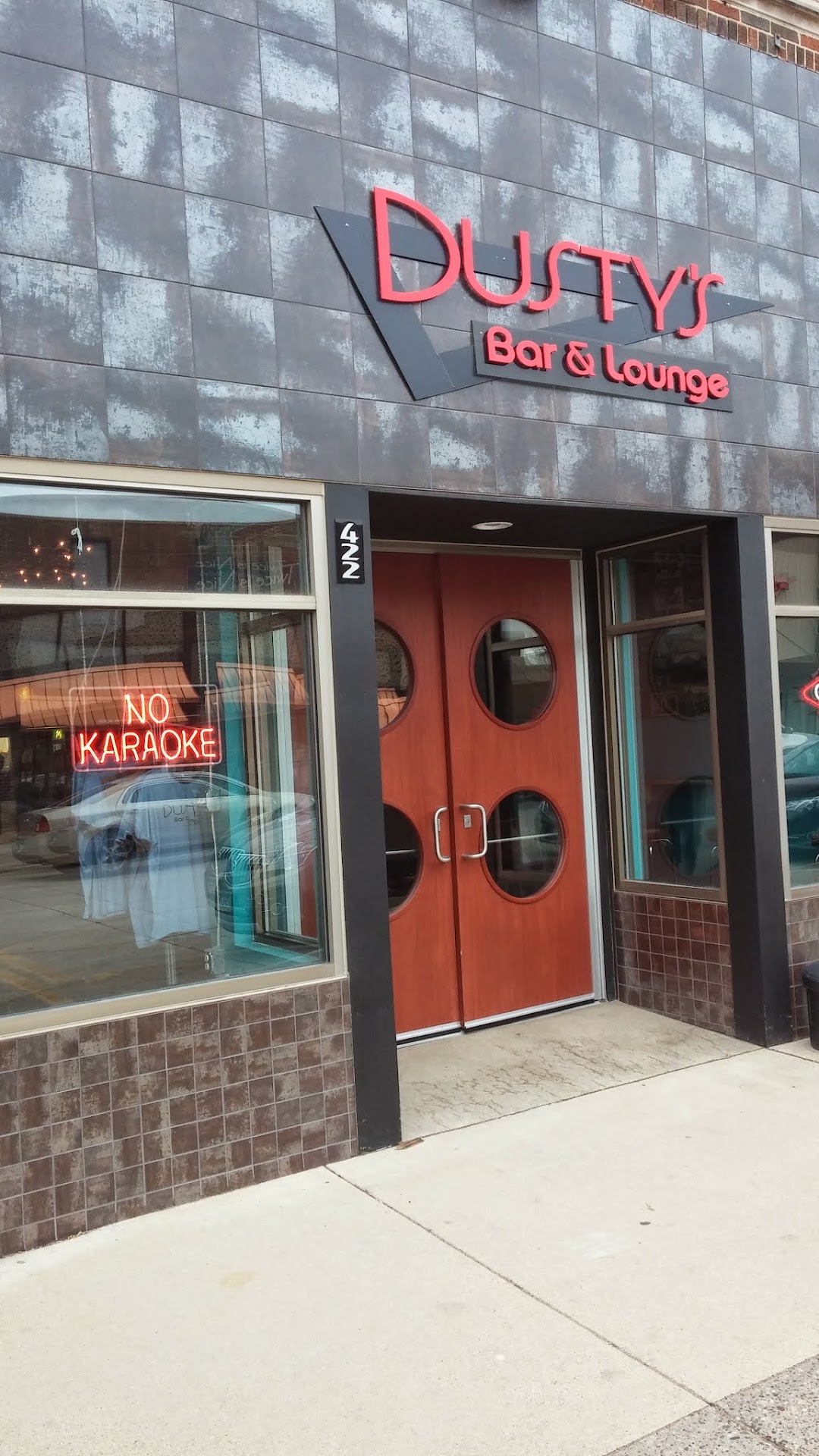 Dustys Bar & Lounge