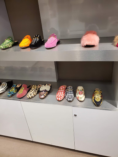 Boutique «Gucci Outlet», reviews and photos, 50 Hartz Way, Secaucus, NJ 07094, USA