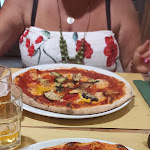 Photo n°1 de l'avis de Tommaso.a fait le 11/08/2022 à 10:41 sur le  Tana dell'Orco à Lucca